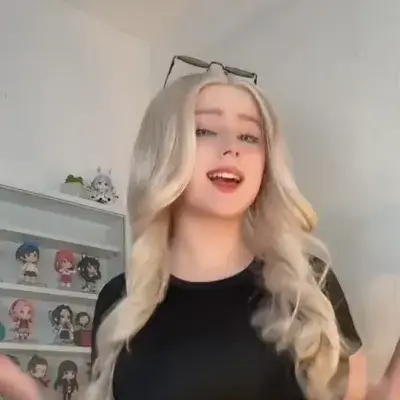 PolyBuzz | Meet Emma - European girl AI companion